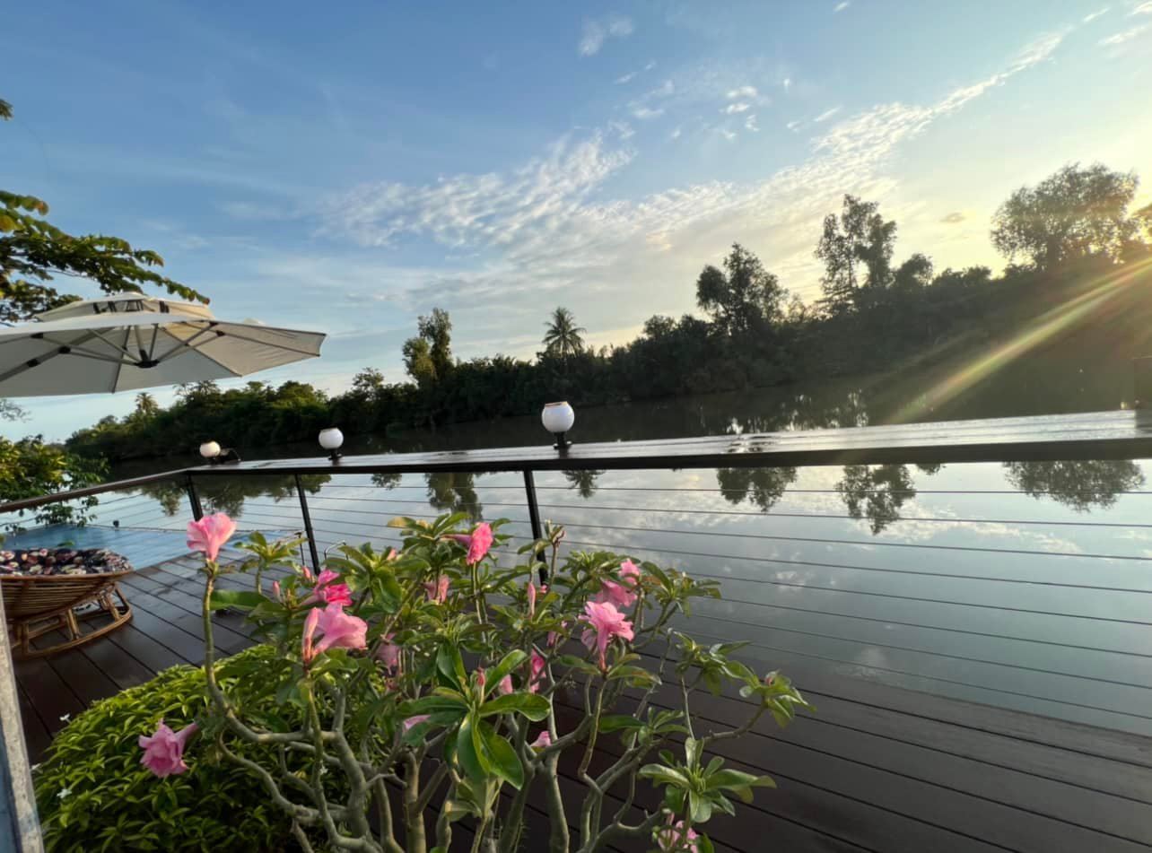 Riverside deck at Sea River Lodge in Srae Ambeul, Cambodia